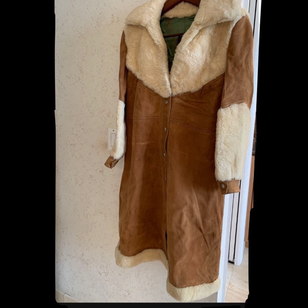Sheep Skin Coat - Shearling - Genuine - MVB Vintage Size Large